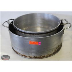 BAILIFF SEIZURE: LOT OF 2 ALUMINUM STOCK POTS