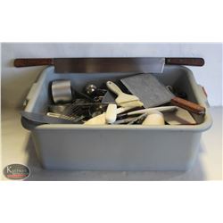 BAILIFF SEIZURE TUB OF ASSORTED KITCHEN UTENSILS.