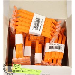 BOX OF 100 RAZORS.