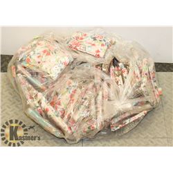 LARGE BAG OF NEW CHANGE PURSES