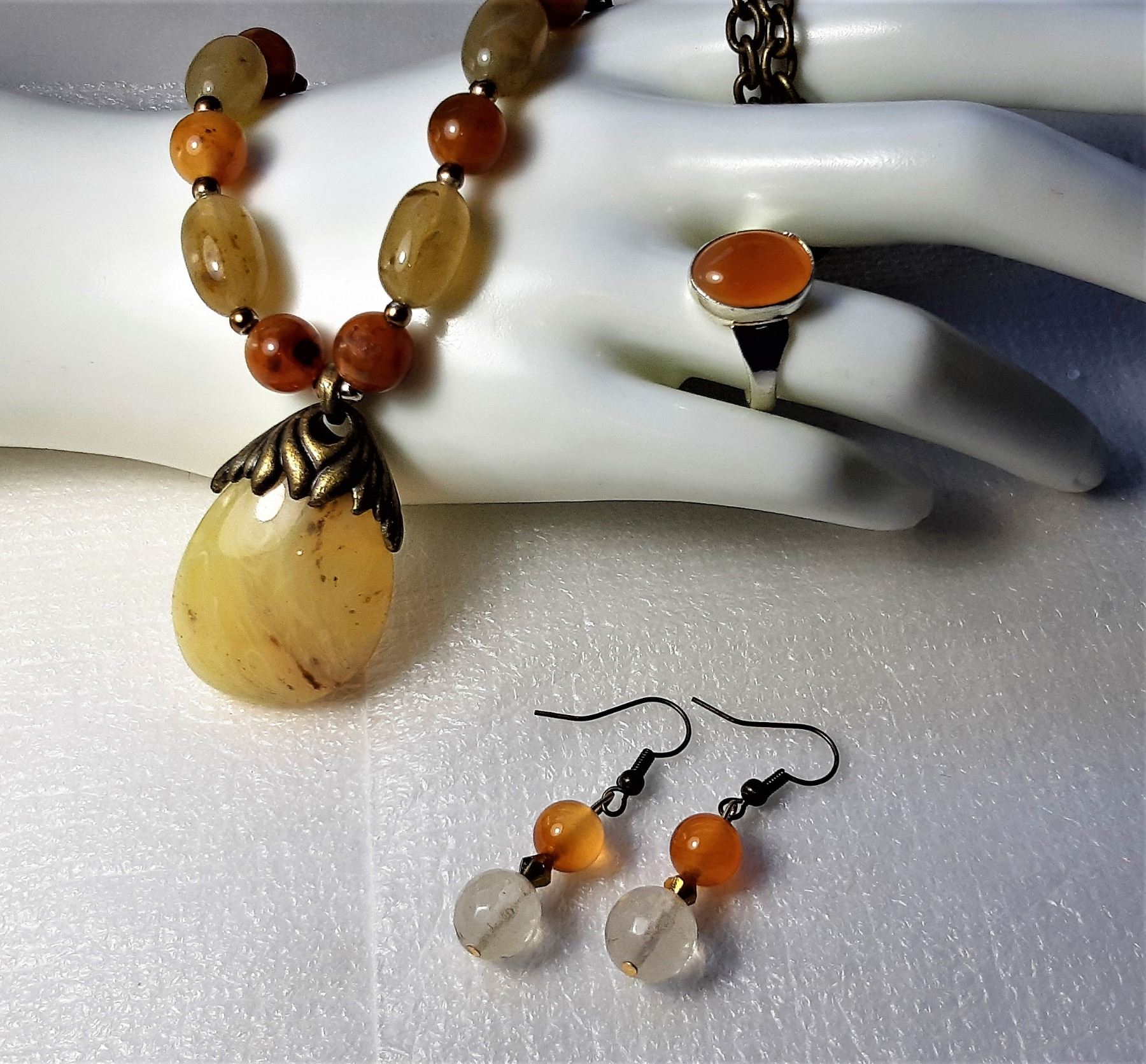 20) SUITE OF NATURAL STONE JEWELRY