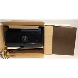 GAF 2X2 SLIDE PROJECTOR W/ REMOTE, CORDS AND
