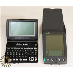 FLAT OF PALM 3E AND ATLAS TALKING DICTIONARY.