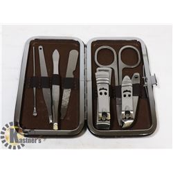 7PC MANICURE SET.