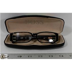 PAIR OF BOSS EYE GLASS FRAMES IN BOSS