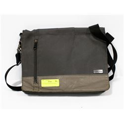 CALVIN KLEIN MESSENGER BAG