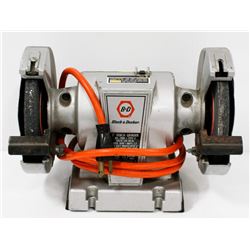 BLACK AND DECKER 5" BENCH GRINDER.