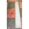 Image 1 : FLUORESCENT LIGHT WITH EXTENSION CORD.