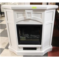 ELECTRIC FIREPLACE - WORKS, HEATS LARGE AREAS.