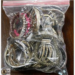 BAG OF VINTAGE COSTUME JEWELLERY
