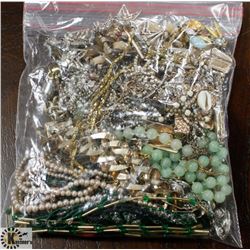 BAG OF VINTAGE COSTUME JEWELLERY