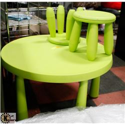 CHILDRENS DREAM STURDY ROUND TABLE /W 2 STOOLS