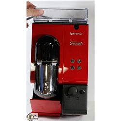 NESPRESSO MACHINE. WORKING