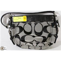 COACH PURSE.