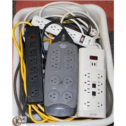 TRAY OF ASSORTED POWER BARS & CORD