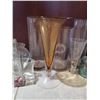Image 2 : Large assortment of glass vases A