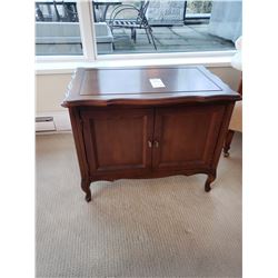 Classic style record cabinet C