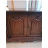 Image 5 : Vintage wood stero cabinet converted to a liquor cabinet C