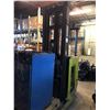 Image 1 : Clark lift truck with charger