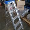 Image 2 : LITE 5 STEP LADDER