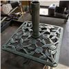 Image 1 : METAL PATIO UMBRELLA STAND