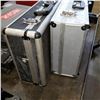 Image 2 : 2 HARD CASES