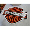 Image 2 : BAILEY SIZE 7 3/8 COWBOY HAT AND HARLEY DAVIDSON STICKER