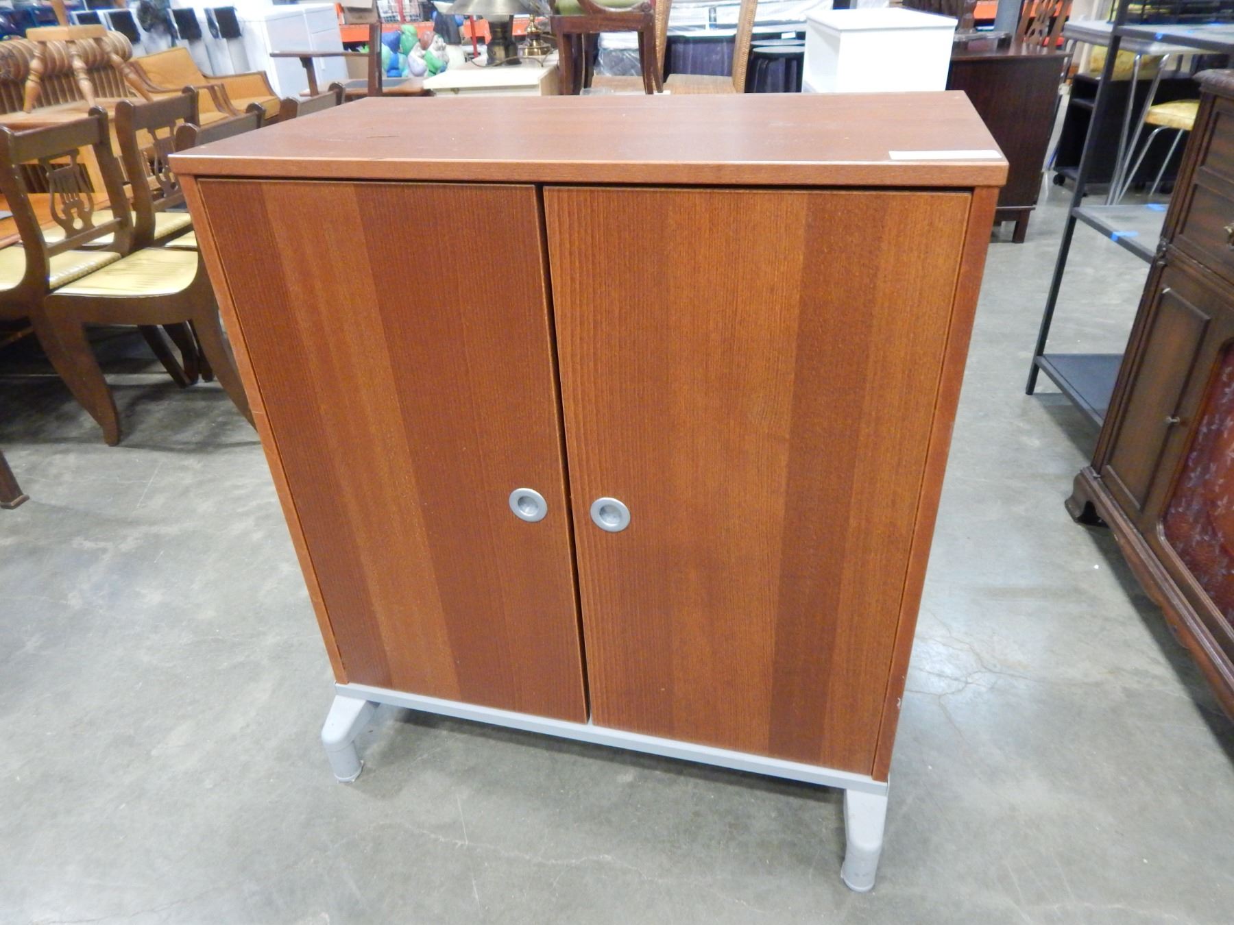 IKEA EFFEKTIV 2 DOOR CABINET Big Valley Auction IKEA EFFEKTIV 2 DOOR CABINET Big Valley Auction