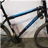 Image 2 : BLACK/BLUE TREK BIKE