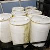 Image 2 : 7 WHITE PLASTIC BARRELS