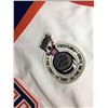 Image 8 : WAYNE GRETZKY SIGNED LE OILERS CAPTAIN JERSEY (482/499)