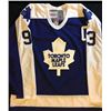 Image 2 : DOUG GILMOUR SIGNED MAPLE LEAFS JERSEY (GLOBAL AUTHENTICS)