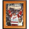 Image 1 : STEVE YZERMAN SIGNED 11X14 FRAMED PHOTO W/ COA