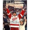 Image 3 : STEVE YZERMAN SIGNED 11X14 FRAMED PHOTO W/ COA