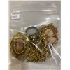 Image 1 : BAG OF ASSORTED GOLD JEWELRY