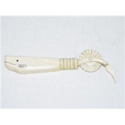 19TH CENT. 5 1/2" CARVED IVORY WHALE FO