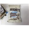 Image 1 : Hershey's Cookies 'n Creme Drops (8 x 104g)