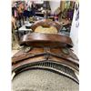 Image 4 : HEREFORD  TEX TAN BRAND HAND TOOLED ROPING  SADDLE