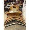 Image 2 : LIKE NEW CRATES SHOW SADDLE W EXTRA STIRRUPS / HIGH END SHOW SADDLE