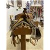 Image 4 : LIKE NEW CRATES SHOW SADDLE W EXTRA STIRRUPS / HIGH END SHOW SADDLE