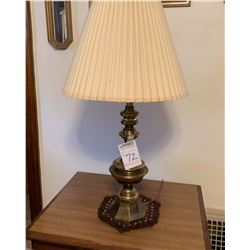 BUNDLE LOT: 3 VINTAGE LAMPS, 1 FLOOR LAMP, AND A PAIR OF LAMP TABLES