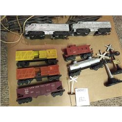 LIONEL UNION PACIFIC ELECTRIC TRAIN SET, W/ 7 CARS
