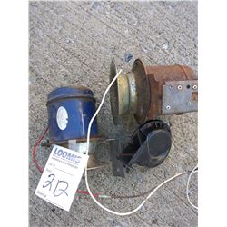 3 ANTIQUE AUTO HORNS