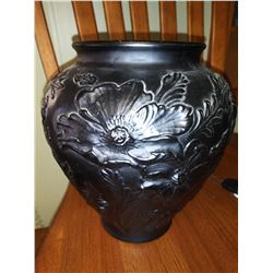 VINTAGE ART DECO BLACK VASE