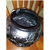 Image 2 : VINTAGE ART DECO BLACK VASE