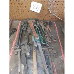 ASSORTED PIPE WRENCH LOT, W/ TIN SNIPS