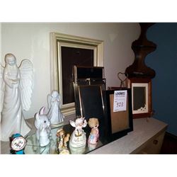 FRAMES / FIGURINES