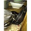 Image 2 : 2 DOOR KITCHEN CUPBOARD LOT