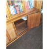 Image 2 : BUNDLE LOT: MAPLE BOOKCASE FULL OF BOOKS