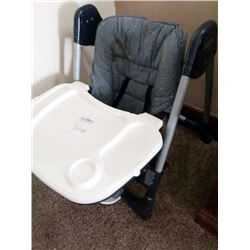 BUNDLE LOT: HIGH CHAIR, PLUSH TOYS